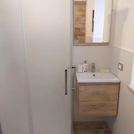 Giolo House Apartment Loreto