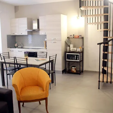 Giolo House Apartment Loreto